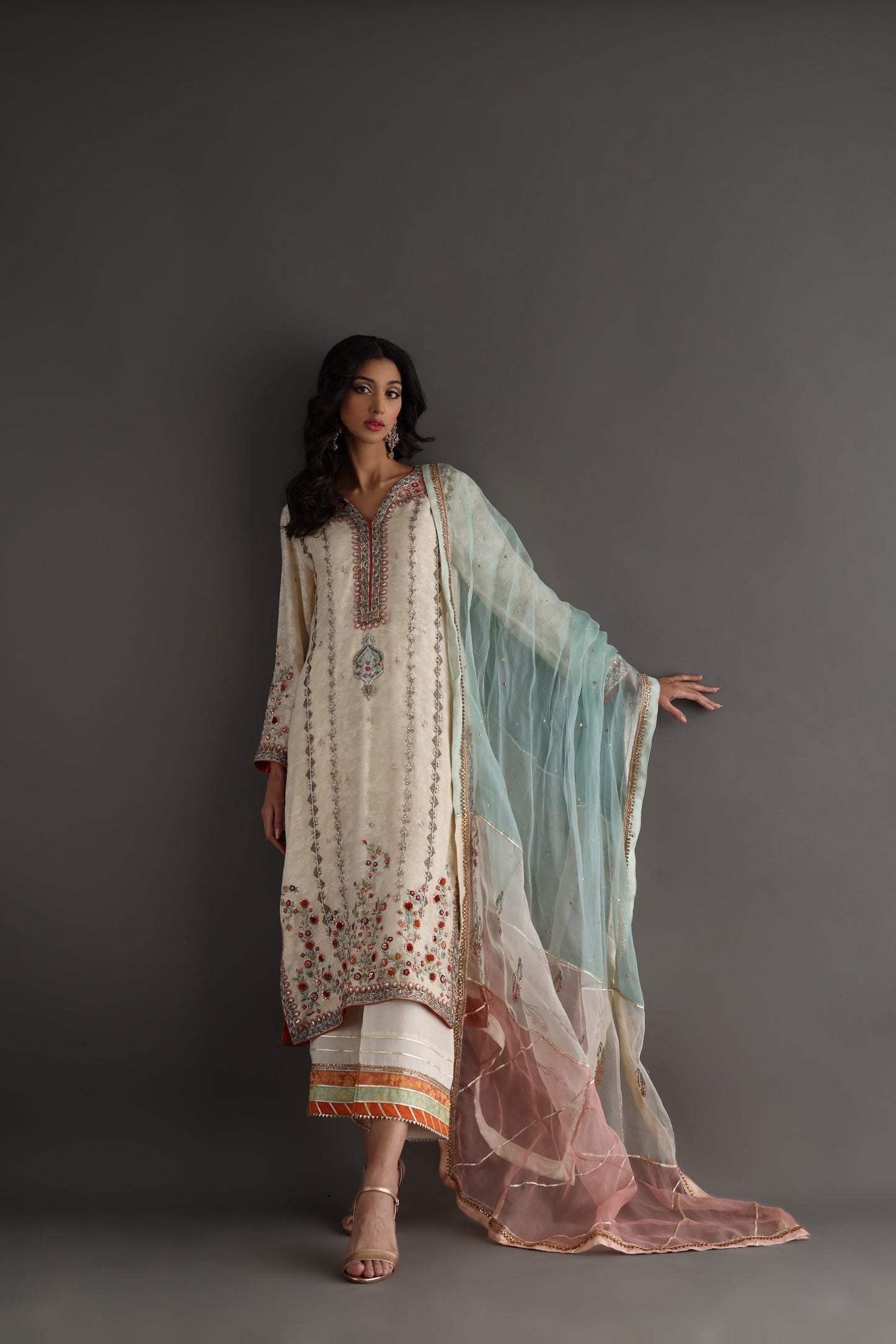 Iffat Kurta