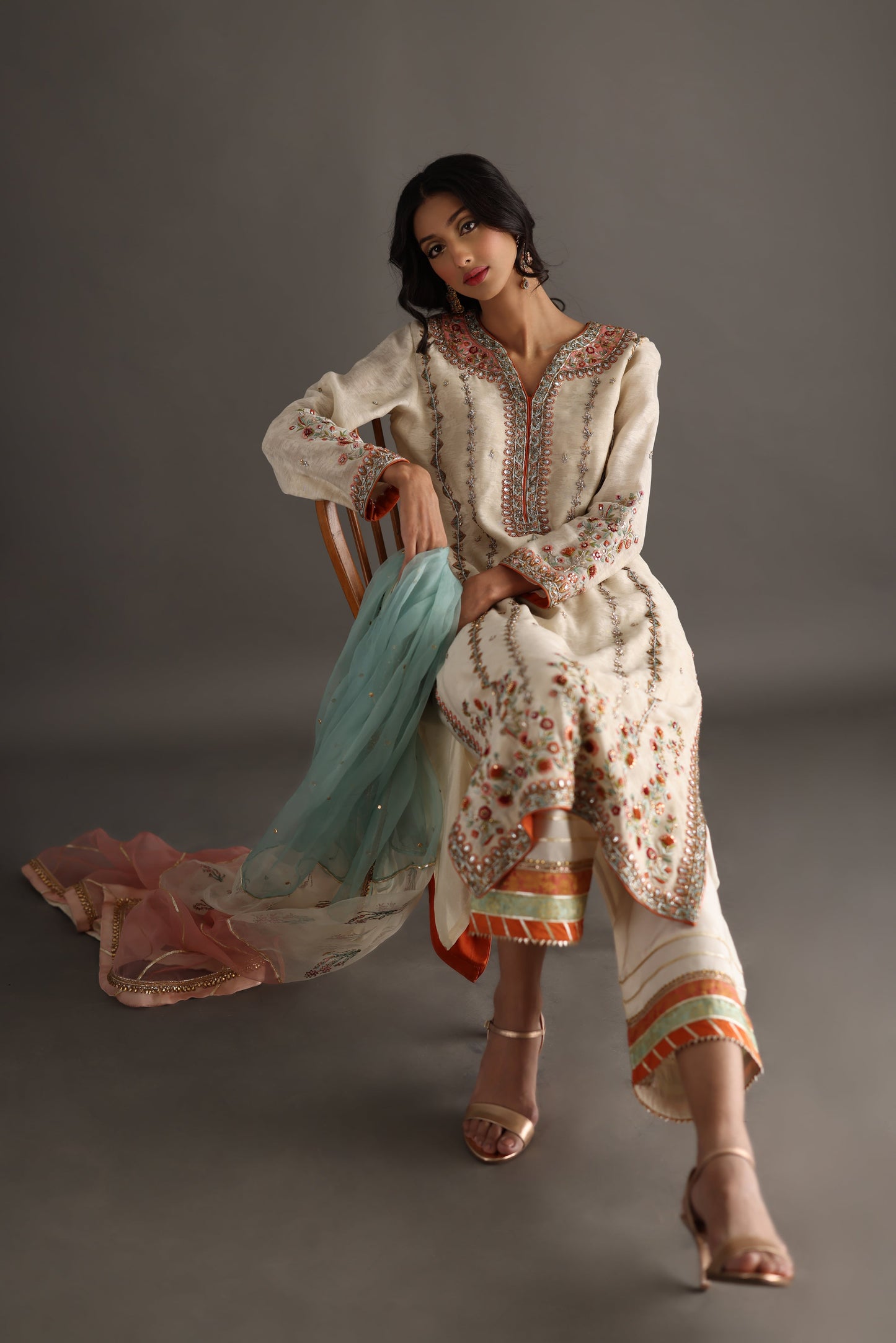 Iffat Kurta